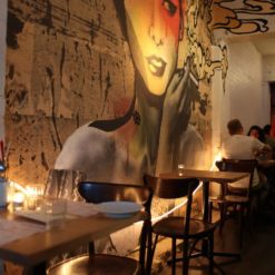 vẽ tranh tường bar-club-aq